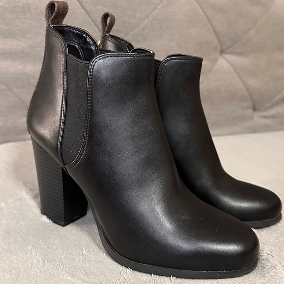 Michael Kors Black and Brown Women's Boots - Picture 3 of 5